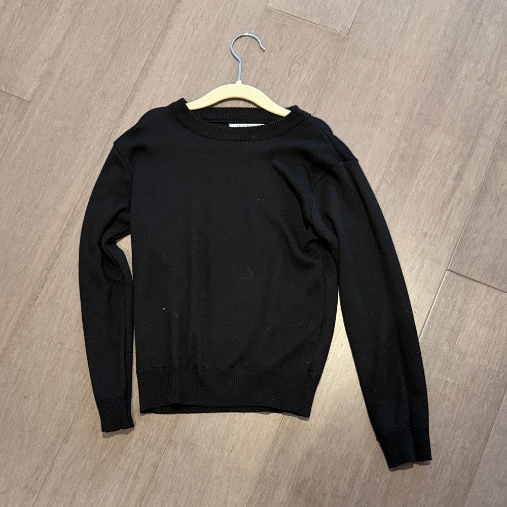 Classic Black Isaac Mizrahi Kid’s Sweater Size 4/5